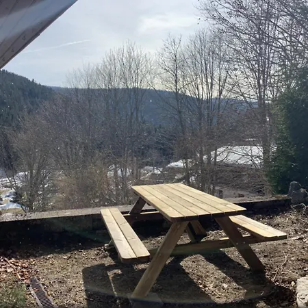 Chalet De Belle-hutte, Pied De Pistes